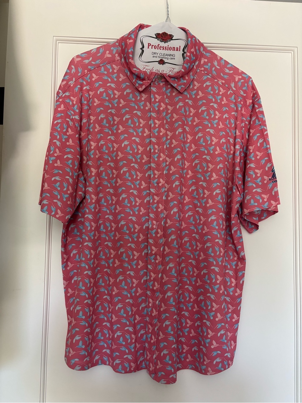 Bermuda Sands Golf Stylish Short-Sleeve Button-Up Shirt. Medium
